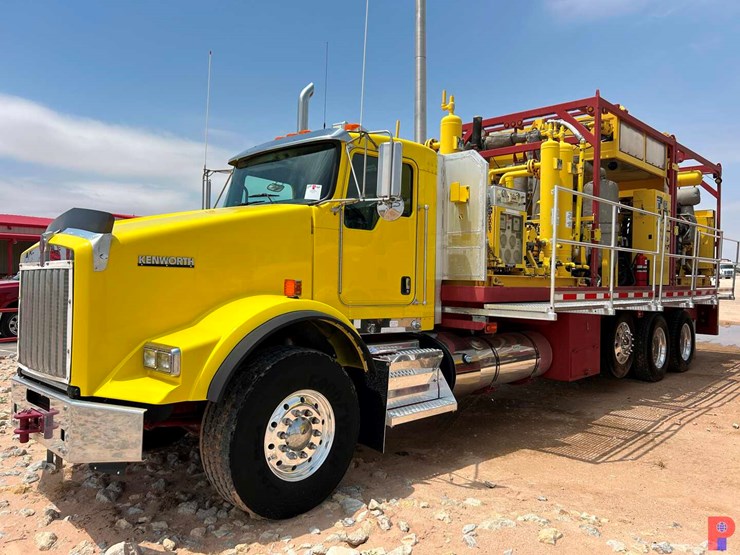 2013-kenworth-t800-image-3