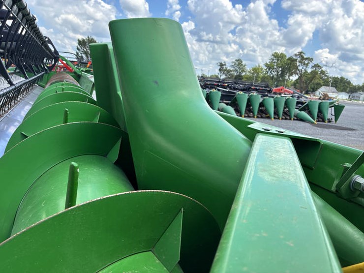 2016-john-deere-630f-image-25