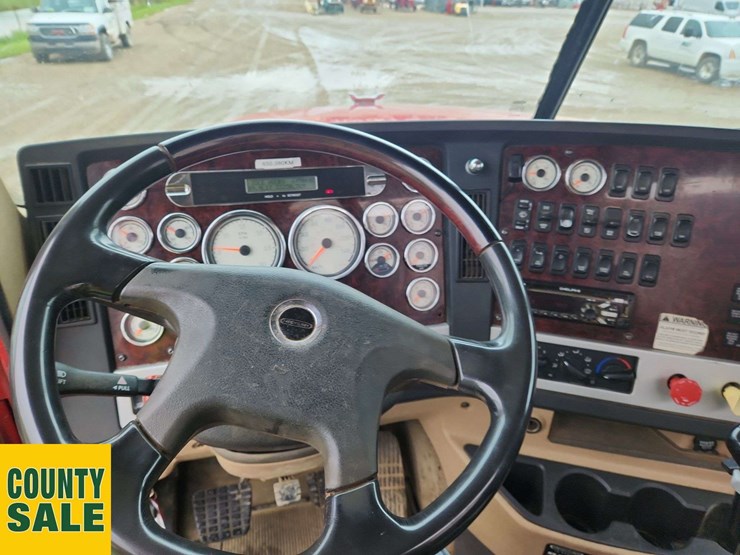 2012-freightliner-coronado-122-sd-image-9
