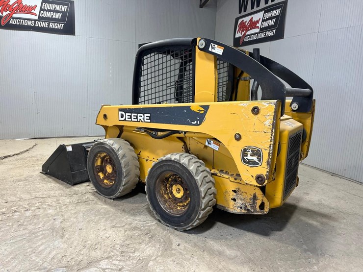 john-deere-317-image-3