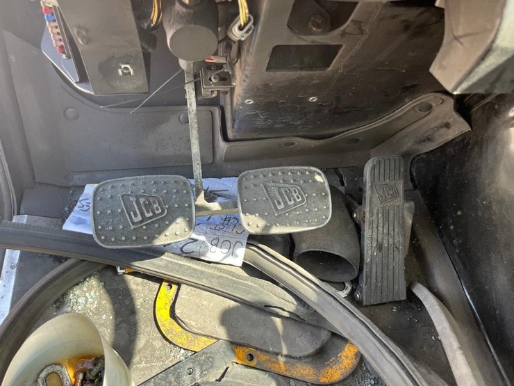 2015-jcb-525-60-image-22