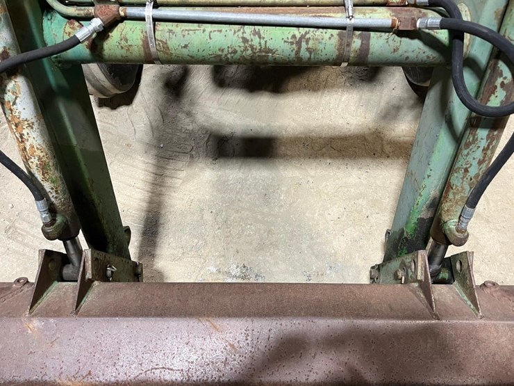 john-deere-2040-image-10