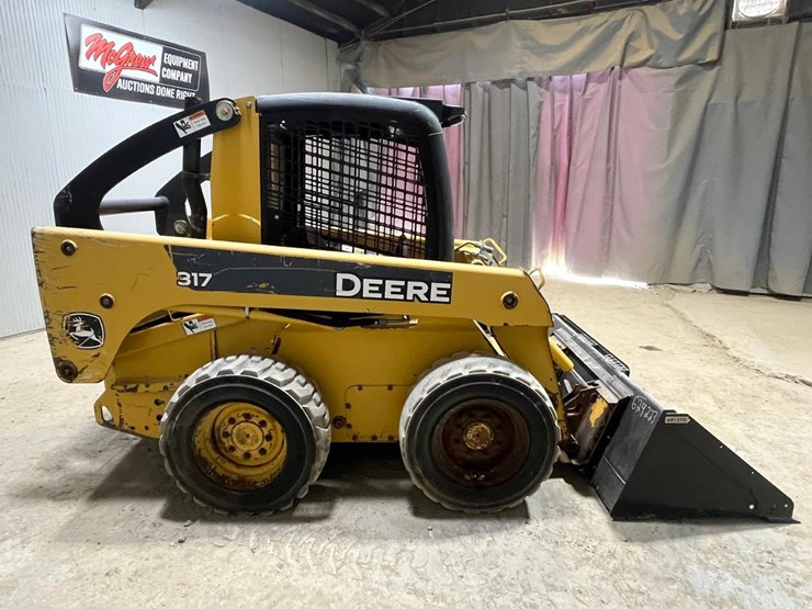 john-deere-317-image-6