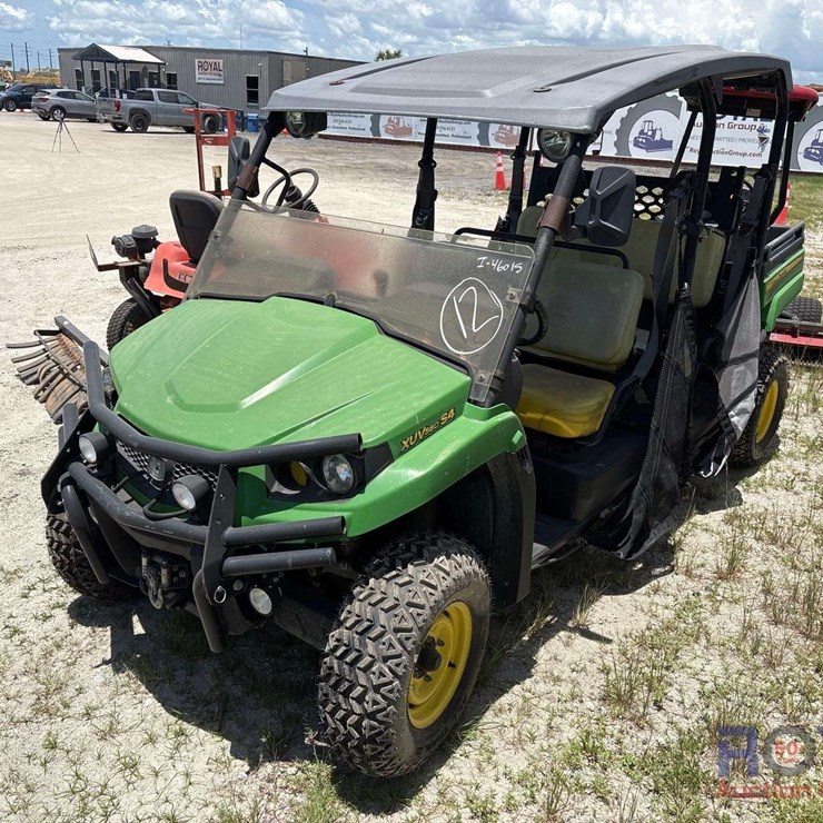 JOHN DEERE GATOR