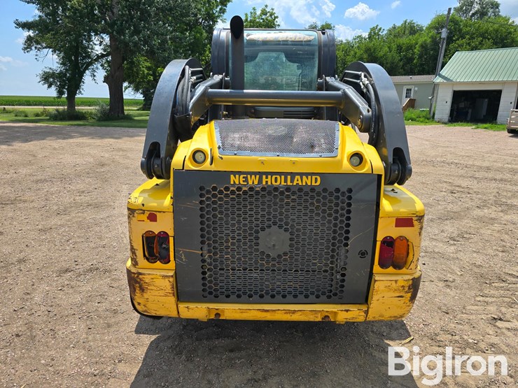 2016-new-holland-l228-image-6