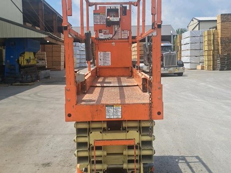 2016-jlg-2632es-image-4