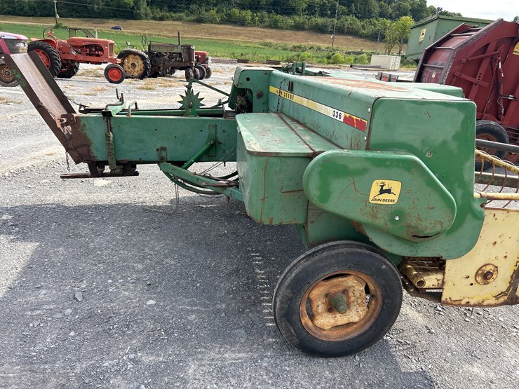 john-deere-336-image-6