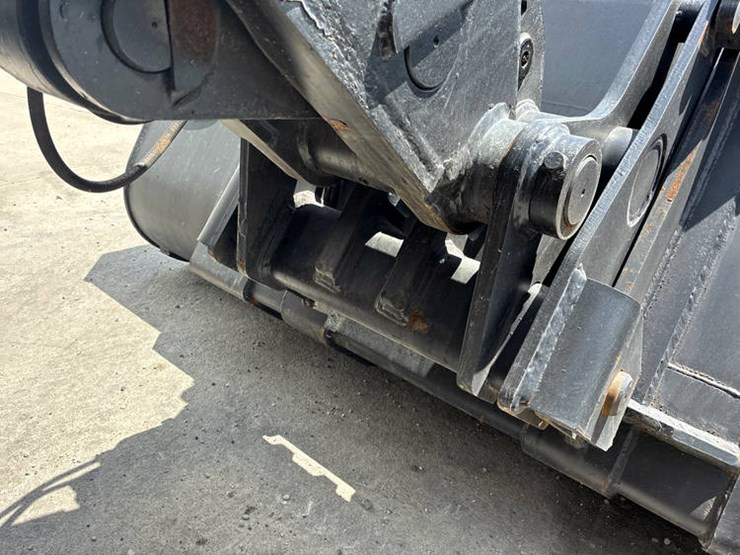 2018-caterpillar-th408d-image-23