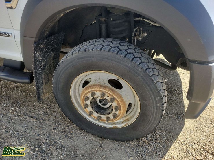 2022-ford-f550-image-13