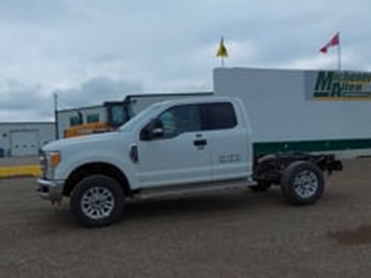2017-ford-f350-image-19