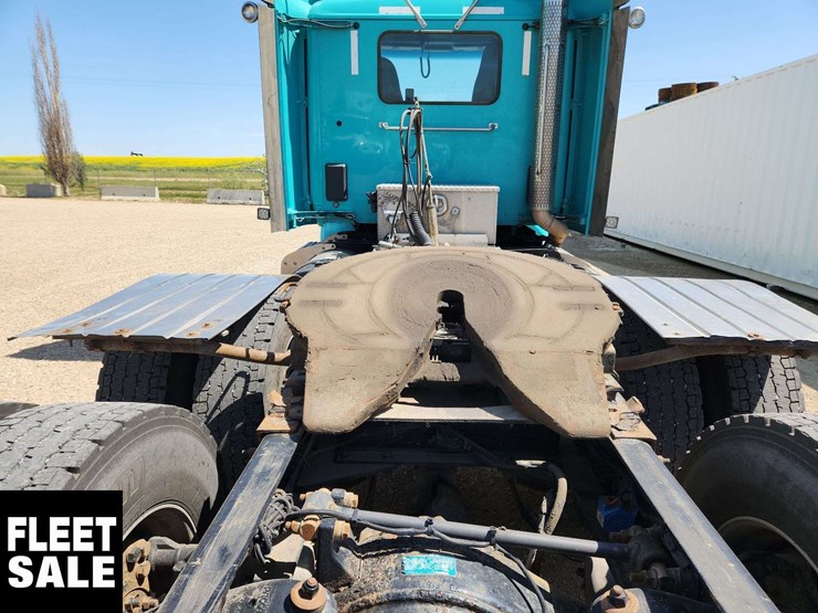 2019-peterbilt-579-image-23