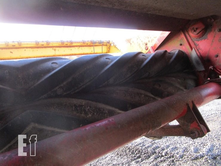 new-holland-477-image-6
