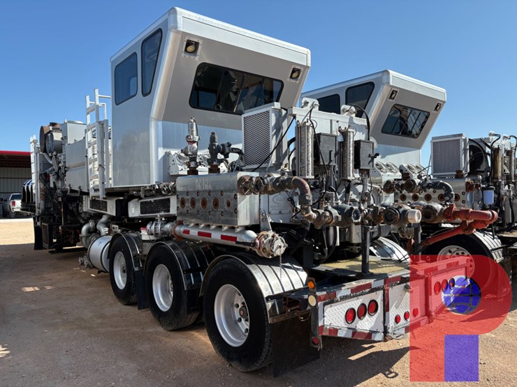 2012-cryogenic-vessel-alternatives-3-axle-15k-2,000-hp-double-pumper-trailer-image-1