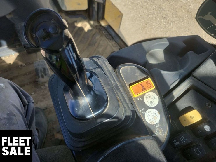 2009-deere-410j-image-11
