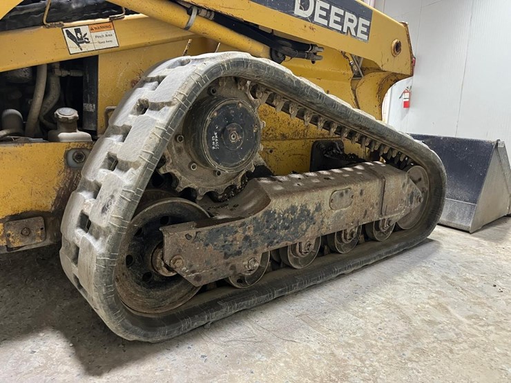 deere-ct322-image-17