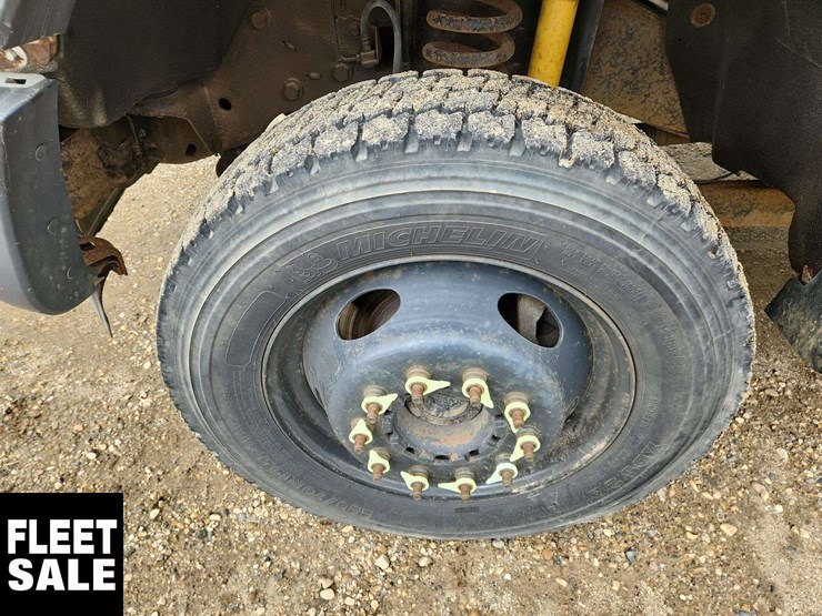 2011-ford-f550-image-31