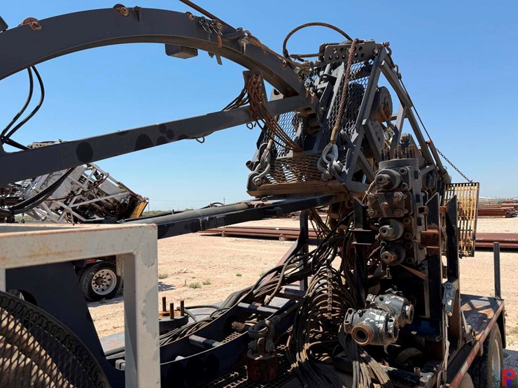 2012-total-equipment-and-service-15k-1-1/4”-4-axle-coil-tubing--trailer-image-39