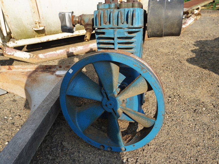 #140-•-quincy-air-compressor-image-3