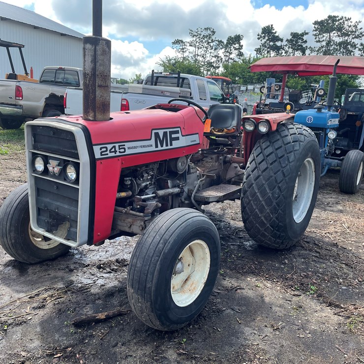MASSEY-FERGUSON 245