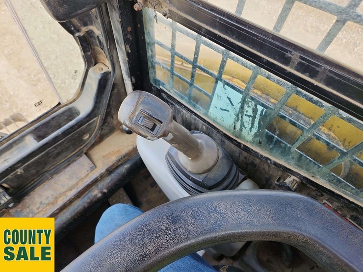2005-caterpillar-246b-image-17