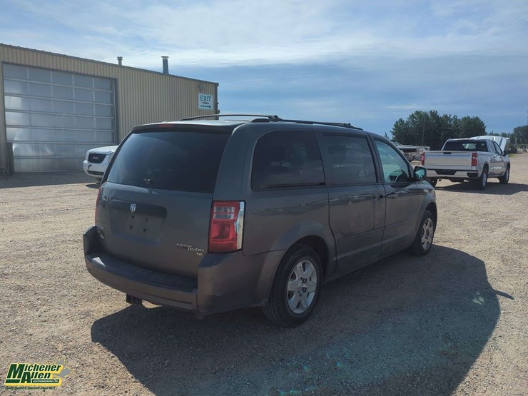 2010-dodge-grand-caravan-se-image-4