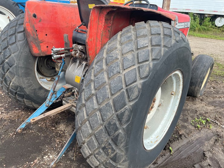 massey-ferguson-245-image-13