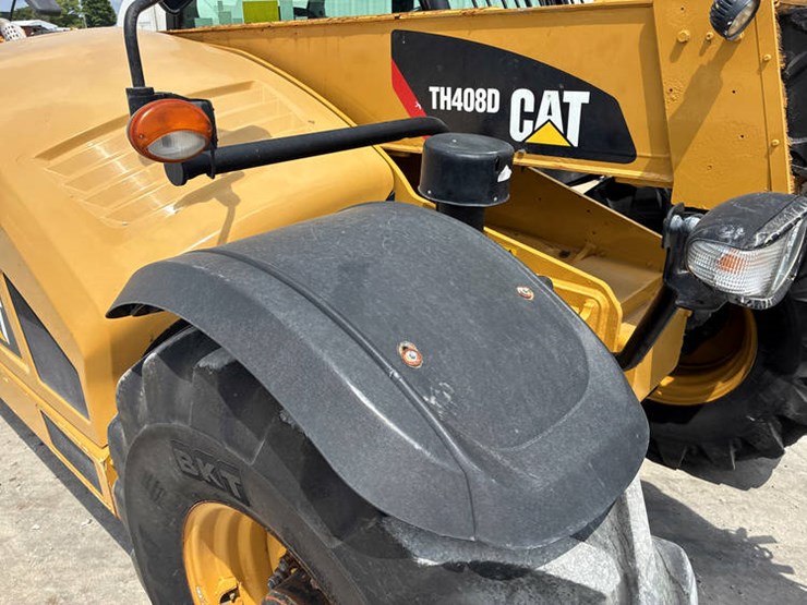 2018-caterpillar-th408d-image-55