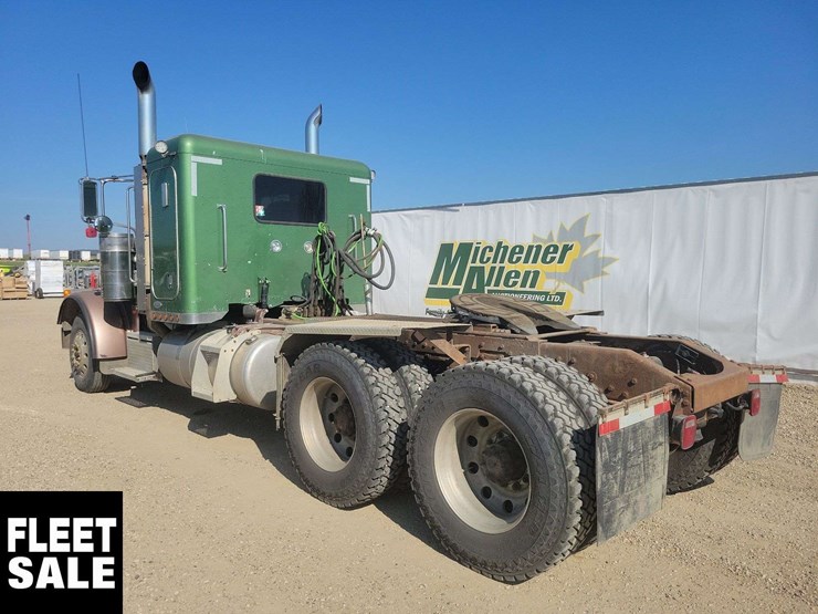 2009-peterbilt-367-image-3