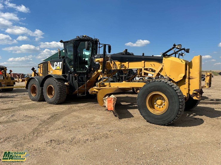 2015-caterpillar-14m-image-2