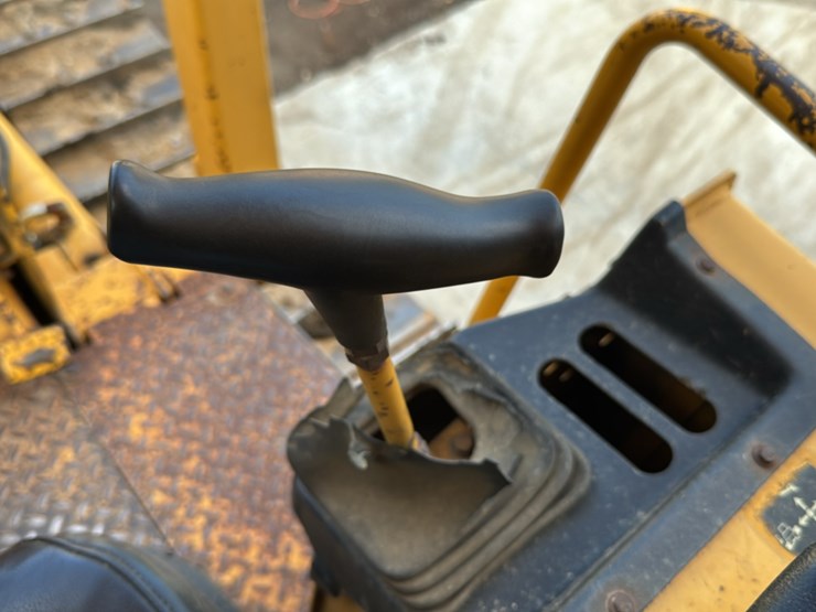 deere-450g-image-40