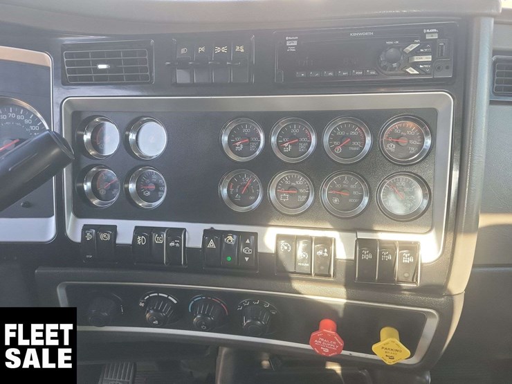 2014-kenworth-t660-image-11