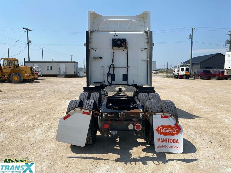 2019-peterbilt-579-image-8