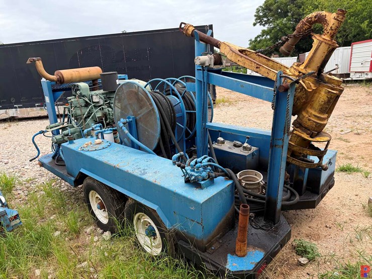 evco-85-ton-power-swivel-mtd.-on-19’-t/a-gooseneck-trailer-image-10