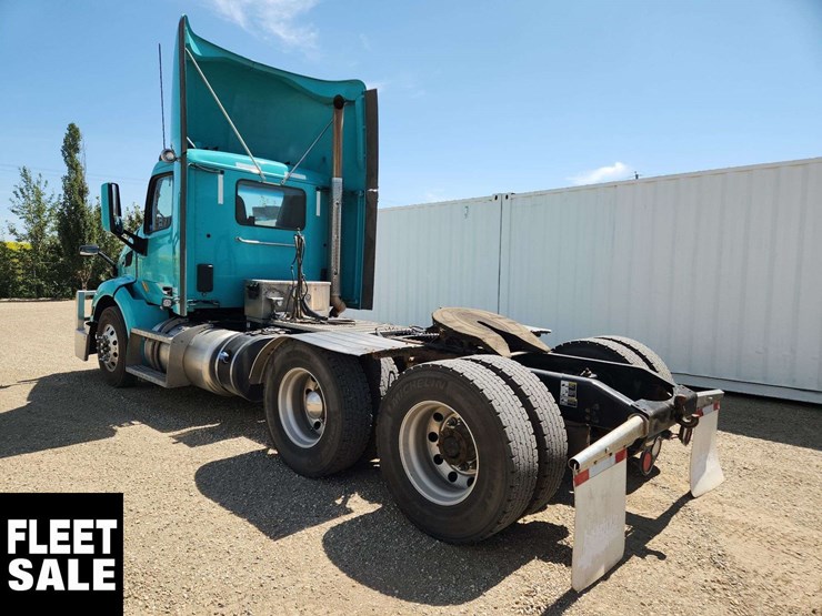2019-peterbilt-579-image-4