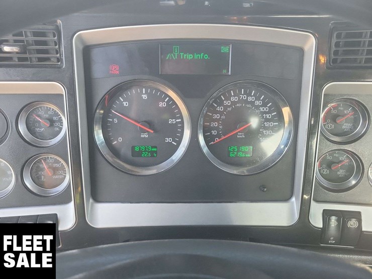 2014-kenworth-t660-image-8