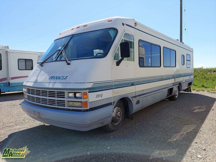 1992-chevrolet-p30-image-1