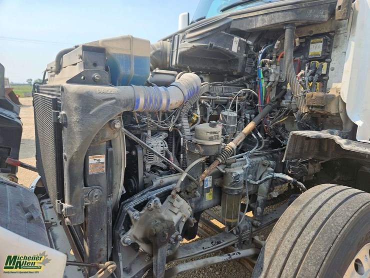 2019-peterbilt-579-image-9
