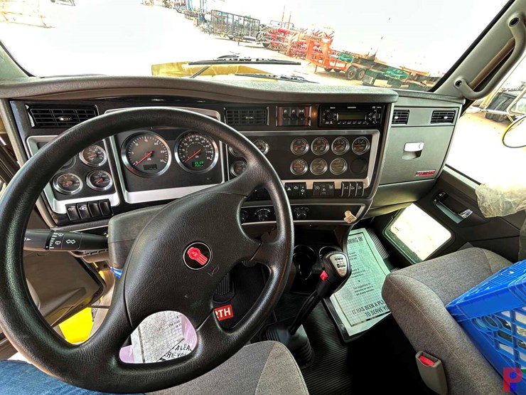 2013-kenworth-t800-image-11
