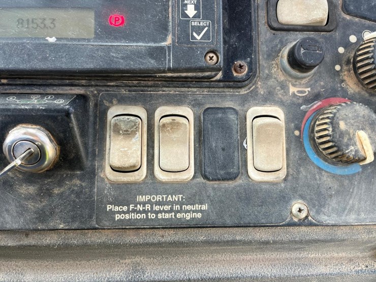 deere-410g-image-31