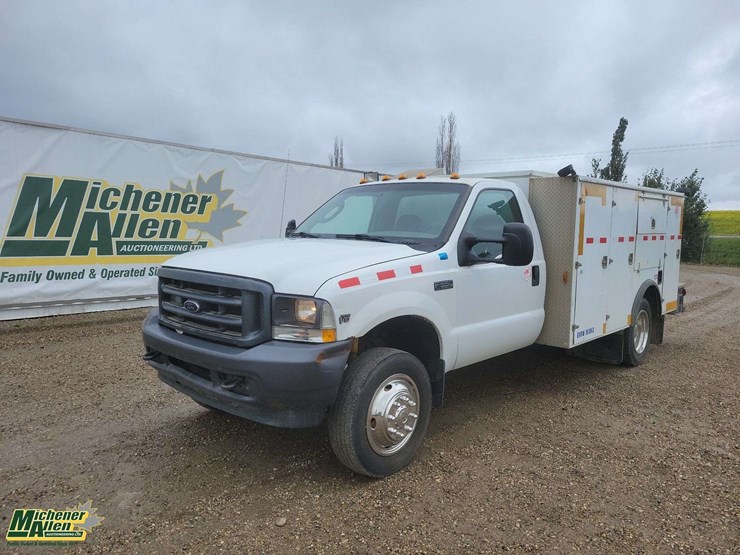 2004-ford-f550-image-1