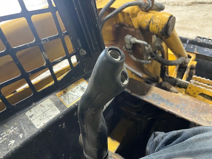 deere-ct322-image-29