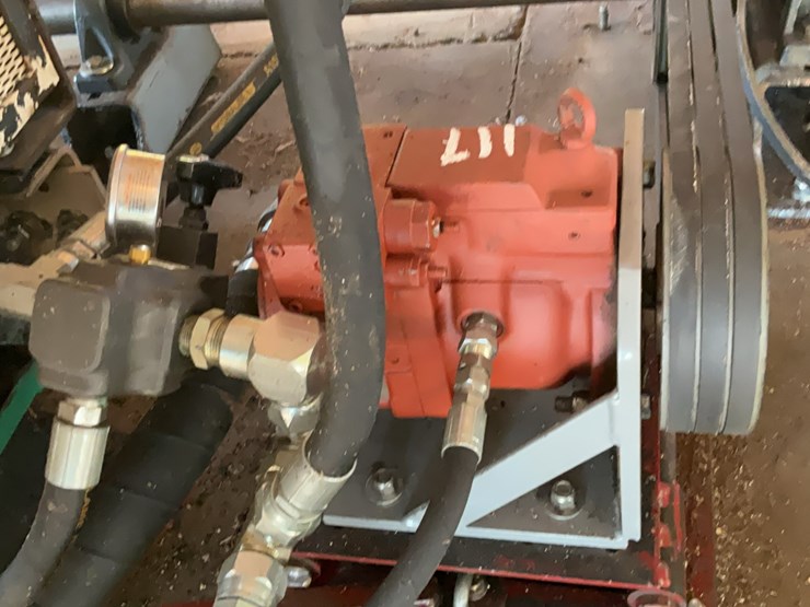 #117-•-lineshaft-with-hyd-pump-and-tank-image-13