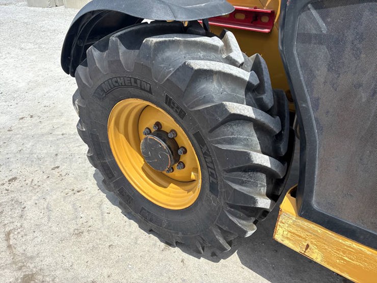 2018-caterpillar-th408d-image-58