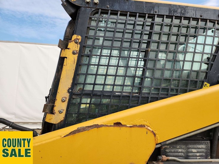 2005-caterpillar-246b-image-27