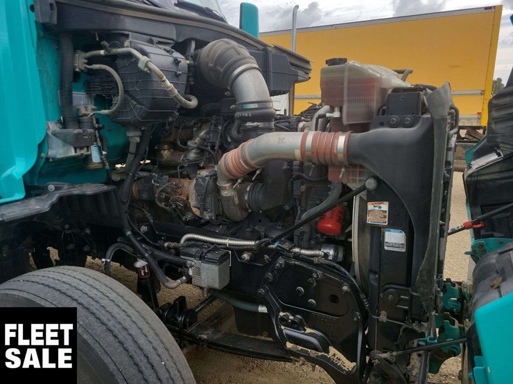 2018-peterbilt-579-image-15