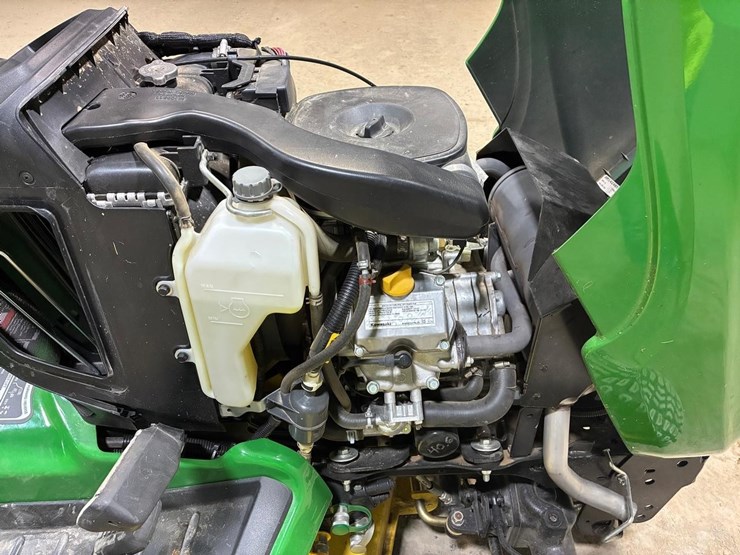 john-deere-x738-image-18