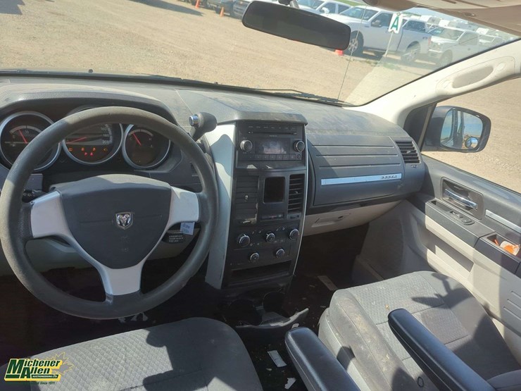 2010-dodge-grand-caravan-se-image-10