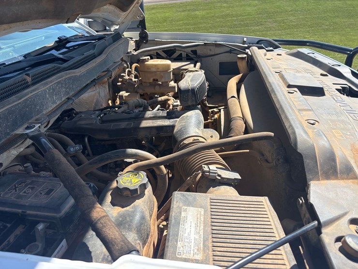 2015-chevrolet-k3500hd-image-18