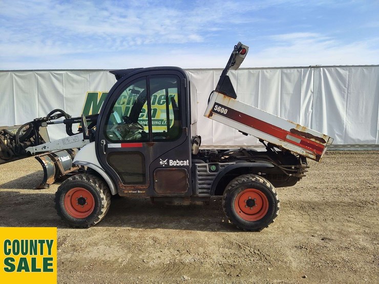 2011-bobcat-toolcat-5600-image-14