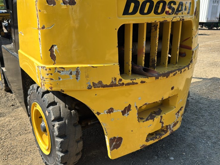 #269-•-doosan-g35-forklift-image-35